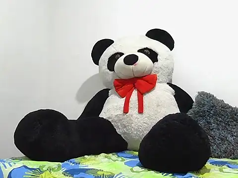 Snapshot of catalella898 chatting on April 7, 2026, 11:48 pm catalella898 online show from April 7, 2026, 11:48 pm