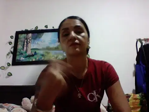 Snapshot of FenixPretty chatting on May 19, 2026, 8:04 pm FenixPretty online show from May 19, 2026, 8:04 pm