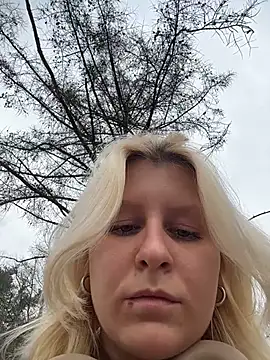 Snapshot of Flora_StallSecrets chatting on April 3, 2026, 12:58 pm Flora StallSecrets online show from April 3, 2026, 12:58 pm