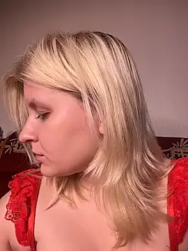 Snapshot of Flora_StallSecrets chatting on April 12, 2026, 4:23 pm Flora StallSecrets online show from April 12, 2026, 4:23 pm