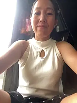Huonglyna online show from July 27, 2026, 11:56 pm