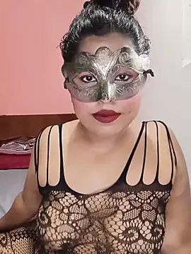 Snapshot of Maskedcurves chatting on June 29, 2026, 9:04 am Maskedcurves online show from June 29, 2026, 9:04 am