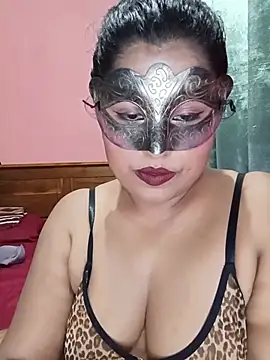Snapshot of Maskedcurves chatting on July 1, 2026, 3:45 pm Maskedcurves online show from July 1, 2026, 3:45 pm
