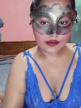 Snapshot of Maskedcurves chatting on July 12, 2026, 7:43 am Maskedcurves online show from July 12, 2026, 7:43 am