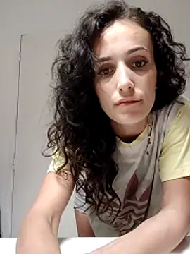 Lolaa92i online show from April 9, 2026, 8:58 pm