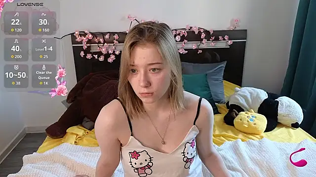 Snapshot of luniera chatting on June 14, 2026, 3:19 am luniera online show from June 14, 2026, 3:19 am