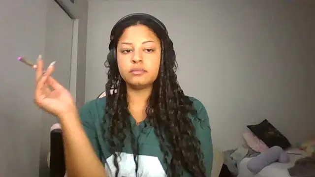 madzbailey online show from July 14, 2026, 2:05 am