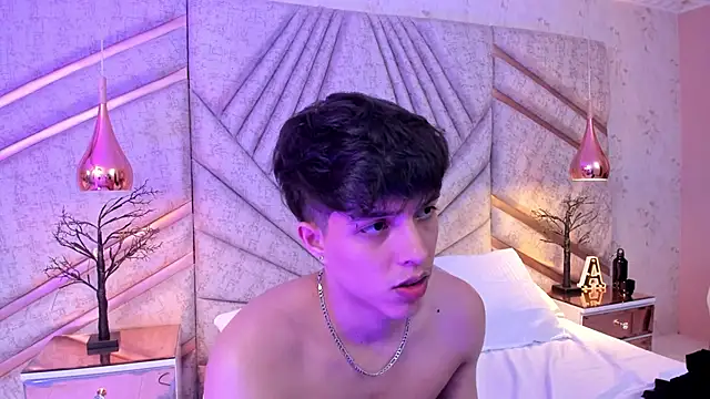 Snapshot of DamiaanXx chatting on April 19, 2026, 6:21 pm DamiaanXx online show from April 19, 2026, 6:21 pm