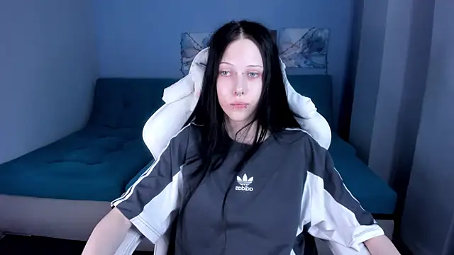 Snapshot of SugarBunny18 chatting on July 18, 2026, 5:00 am SugarBunny18 online show from July 18, 2026, 5:00 am