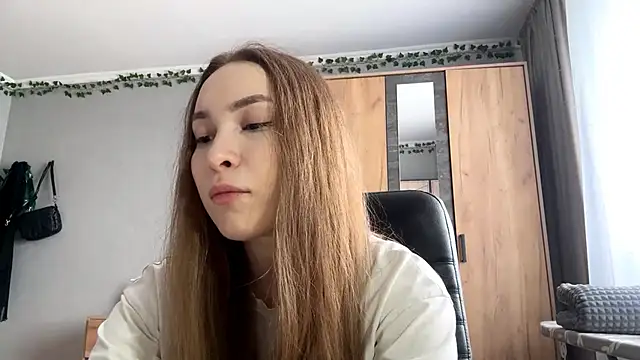 Milaissocute online show from April 26, 2026, 9:18 am