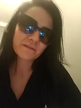 sara 41 online show from April 6, 2026, 6:31 pm