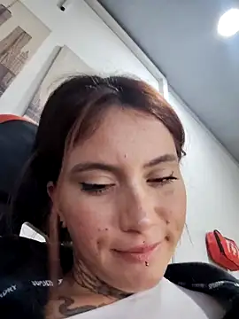 Snapshot of cute_mara chatting on April 6, 2026, 10:22 pm cute mara online show from April 6, 2026, 10:22 pm