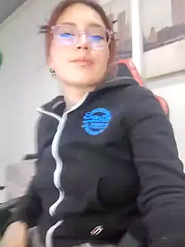 Snapshot of cute_mara chatting on April 7, 2026, 10:42 pm cute mara online show from April 7, 2026, 10:42 pm