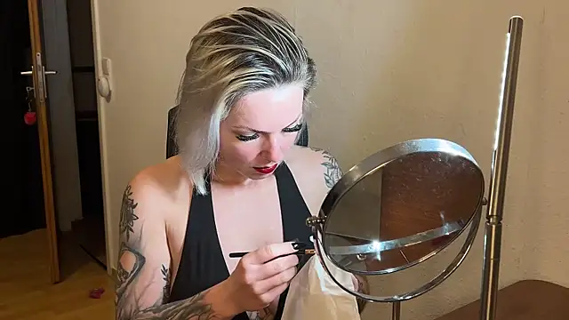 LeonieTalk online show from April 3, 2026, 7:56 pm