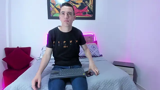 Tatan Cooper online show from April 4, 2026, 1:37 am