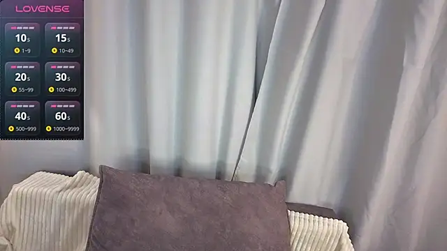 Snapshot of LuraPodraza chatting on June 24, 2026, 4:06 pm LuraPodraza online show from June 24, 2026, 4:06 pm