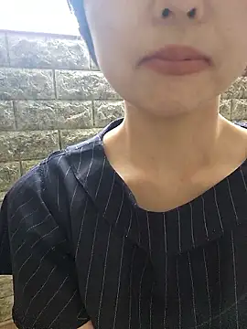 Snapshot of xx_Honoka_xx chatting on April 13, 2026, 1:11 am xx Honoka xx online show from April 13, 2026, 1:11 am