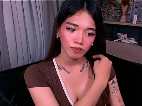 Snapshot of Akari_hunt chatting on May 28, 2026, 8:17 pm Akari hunt online show from May 28, 2026, 8:17 pm
