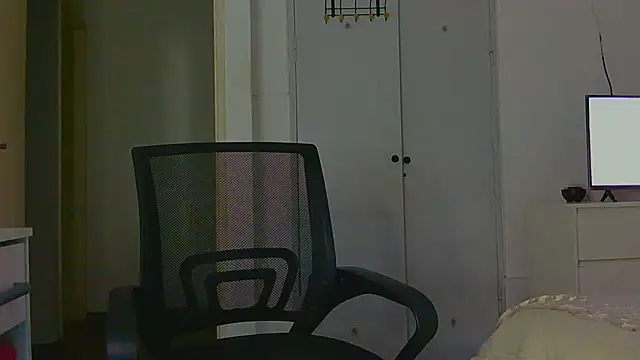 Snapshot of petitebelu chatting on July 28, 2026, 8:52 pm petitebelu online show from July 28, 2026, 8:52 pm