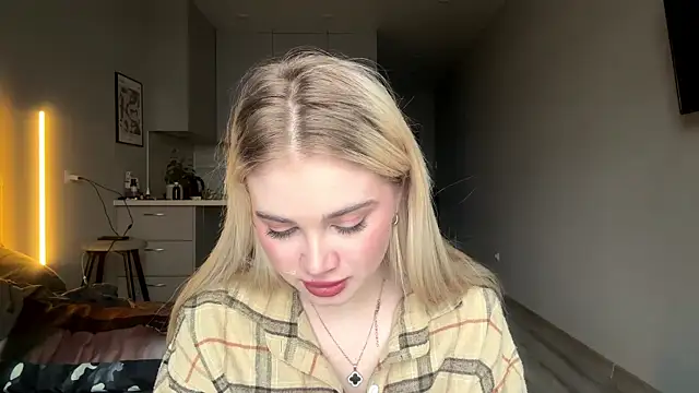 Snapshot of kirtova_ chatting on April 19, 2026, 12:04 pm kirtova online show from April 19, 2026, 12:04 pm