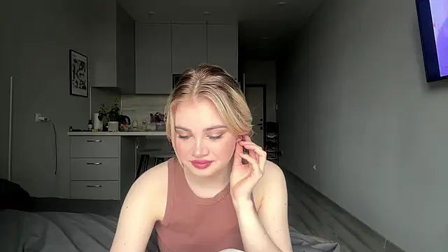 Snapshot of kirtova_ chatting on April 21, 2026, 9:04 am kirtova online show from April 21, 2026, 9:04 am