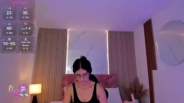 clairemillerx online show from May 30, 2026, 2:36 pm