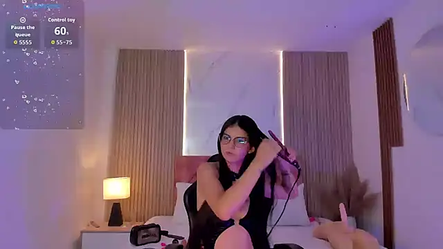 clairemillerx online show from June 6, 2026, 12:10 pm