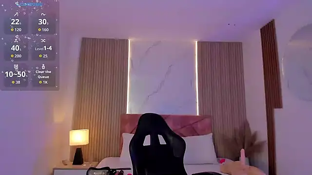 clairemillerx online show from June 9, 2026, 7:47 pm