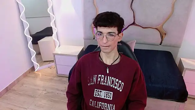 kaii tay1 online show from April 14, 2026, 11:38 am