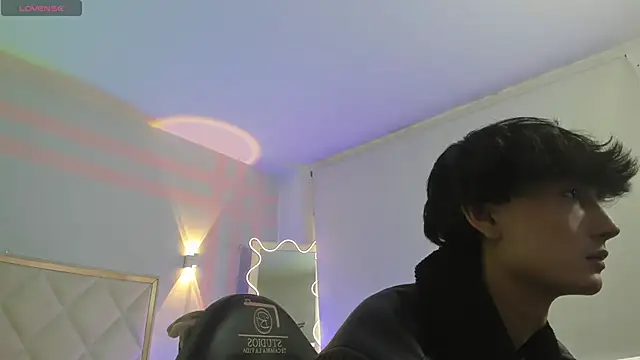 Snapshot of Eidan_tay chatting on April 8, 2026, 7:47 pm Eidan tay online show from April 8, 2026, 7:47 pm