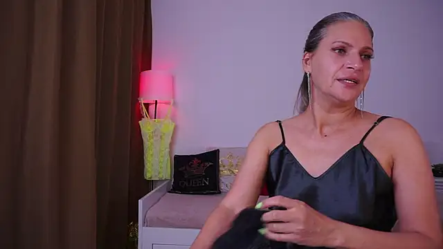 Snapshot of SweetLilTrouble chatting on June 21, 2026, 9:06 pm SweetLilTrouble online show from June 21, 2026, 9:06 pm