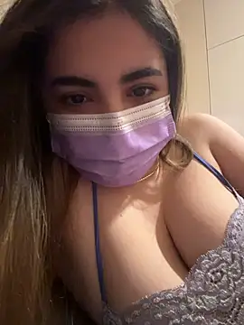 Snapshot of AnnieCartier chatting on May 27, 2026, 8:39 pm AnnieCartier online show from May 27, 2026, 8:39 pm