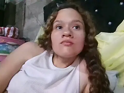 Snapshot of JennifferJilson chatting on April 16, 2026, 11:40 pm JennifferJilson online show from April 16, 2026, 11:40 pm