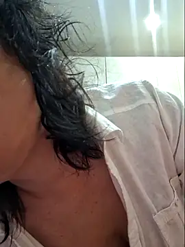 LaliaMia online show from November 18, 2025, 2:06 am