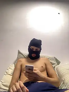Couple PlayHot BR online show from May 19, 2026, 8:37 pm