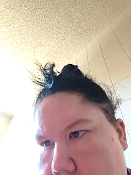 hisalphaqueen27 online show from April 18, 2026, 5:28 pm