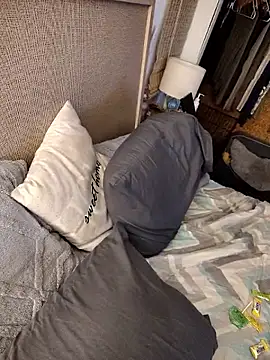 melmel8587 online show from April 6, 2026, 1:25 am