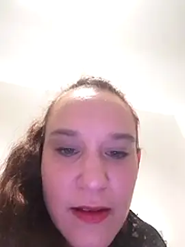 Snapshot of Maggie38 chatting on April 14, 2026, 2:12 pm Maggie38 online show from April 14, 2026, 2:12 pm