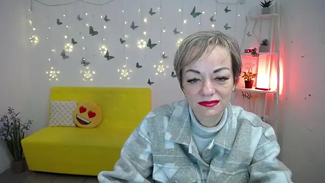 Snapshot of NikaMayu chatting on May 6, 2026, 5:25 am NikaMayu online show from May 6, 2026, 5:25 am