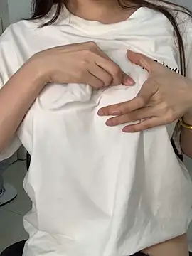 Mon2k-sayhi online show from April 16, 2026, 1:01 pm