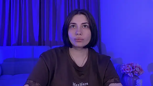 AdrianaToress online show from May 19, 2026, 7:42 pm