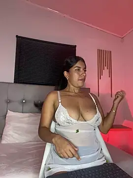 kimmygray10 online show from June 3, 2026, 6:24 pm