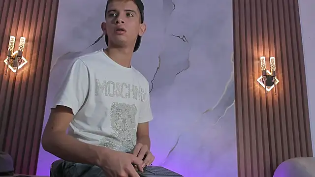 Ethanhot os online show from April 9, 2026, 6:02 pm