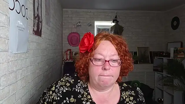 Snapshot of Fara_Flutte chatting on June 3, 2026, 5:32 am Fara Flutte online show from June 3, 2026, 5:32 am