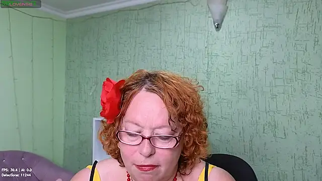 Snapshot of Fara_Flutte chatting on July 10, 2026, 11:57 am Fara Flutte online show from July 10, 2026, 11:57 am