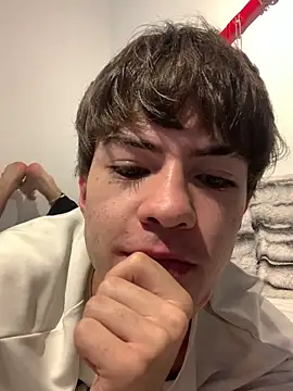 Gato Gatito online show from April 13, 2026, 1:55 am