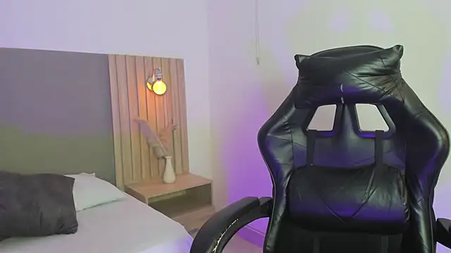Snapshot of loly_berry chatting on July 12, 2026, 2:13 am loly berry online show from July 12, 2026, 2:13 am