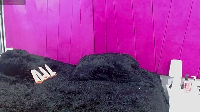 sharlot sexi online show from April 9, 2026, 6:19 am