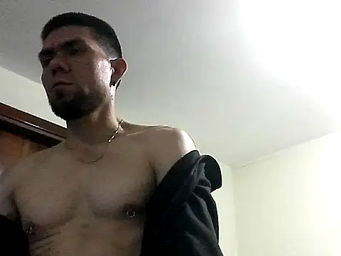 Snapshot of thomas2wood chatting on May 8, 2026, 1:55 am thomas2wood online show from May 8, 2026, 1:55 am
