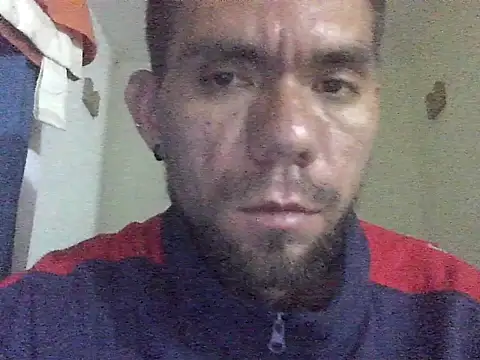Snapshot of thomas2wood chatting on May 17, 2026, 11:56 pm thomas2wood online show from May 17, 2026, 11:56 pm